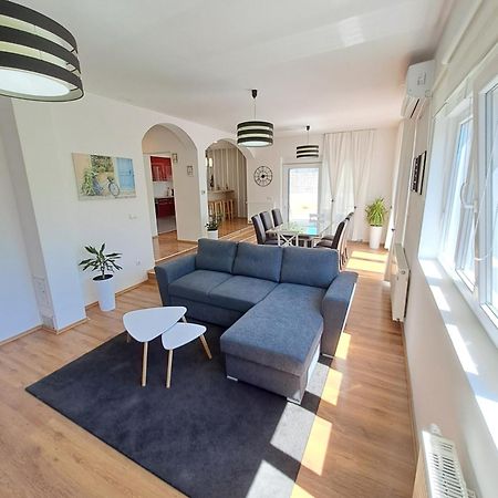 Holiday House Meri Pakoštane Eksteriør billede